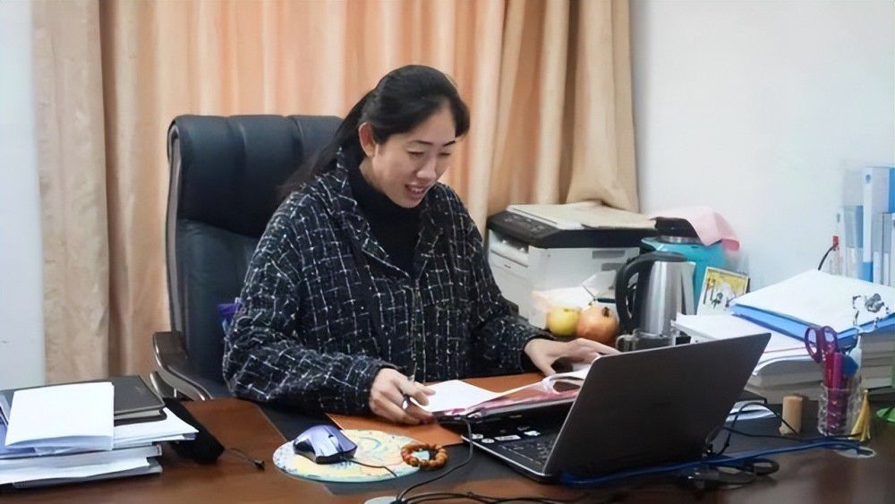 瓜迪奥拉确实让每一位新加入的球队的球员都有所提高，我也从中受益了很多。